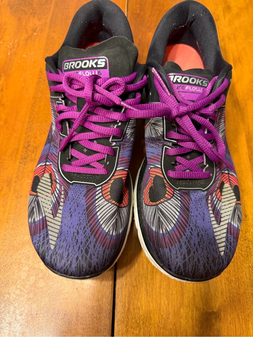 Brooks Flow - Pure Barre Purple Athletic Shoes with Pink Laces. Size 8.5